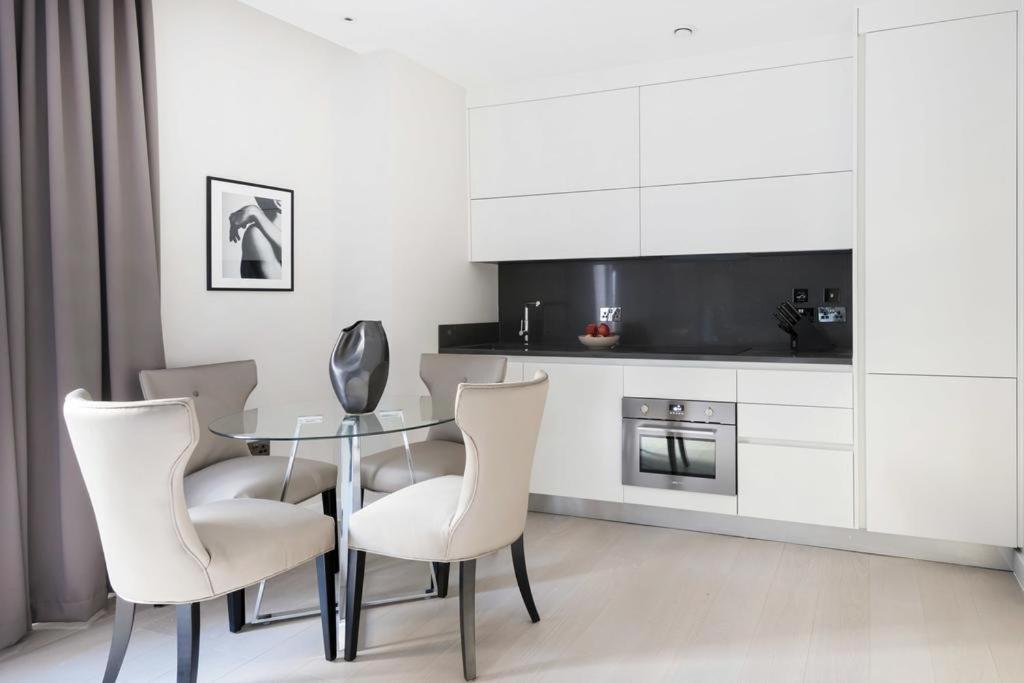 Buckingham Palace Residences By Aeria Apartments 런던 외부 사진