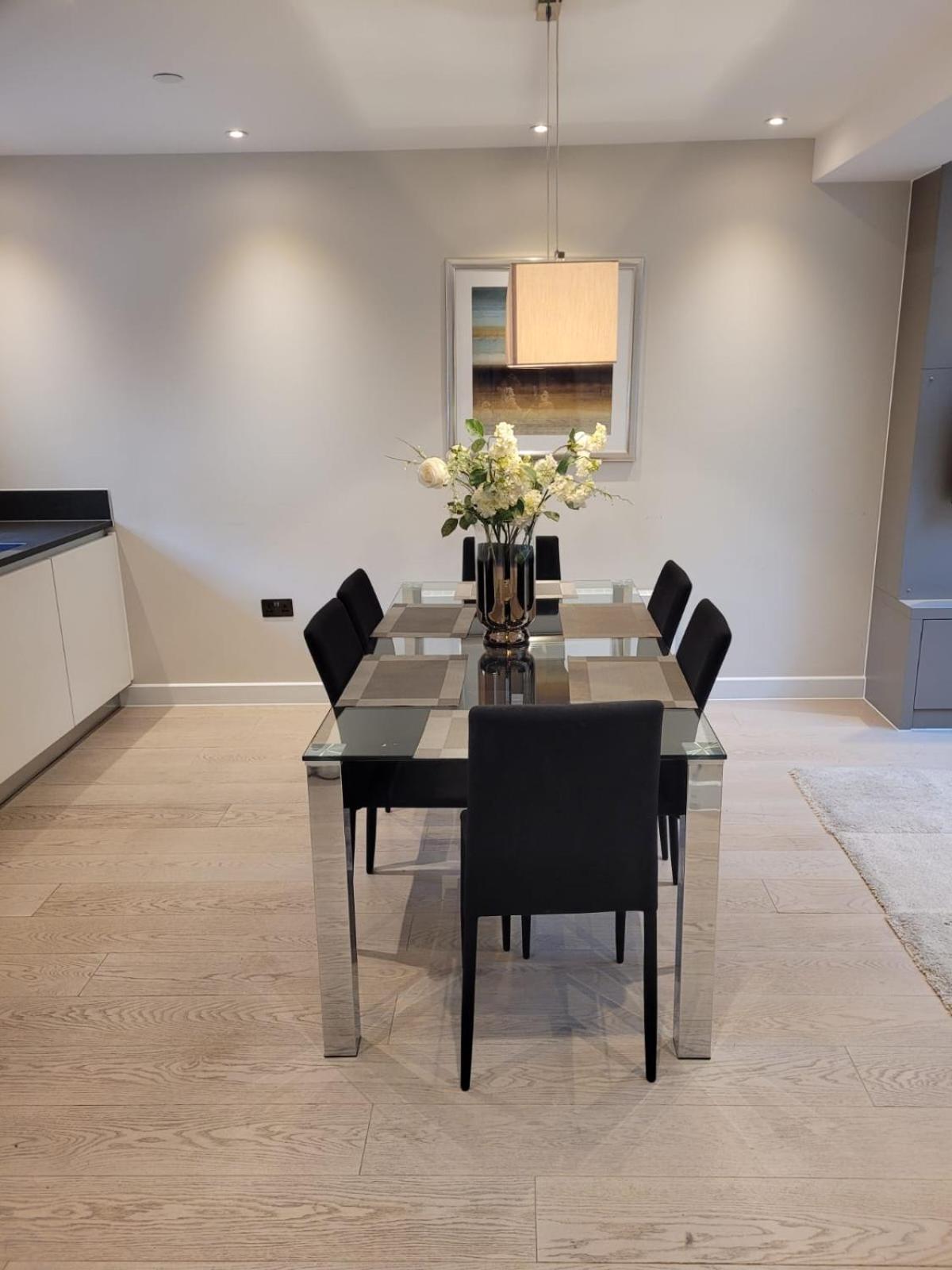 Buckingham Palace Residences By Aeria Apartments 런던 외부 사진