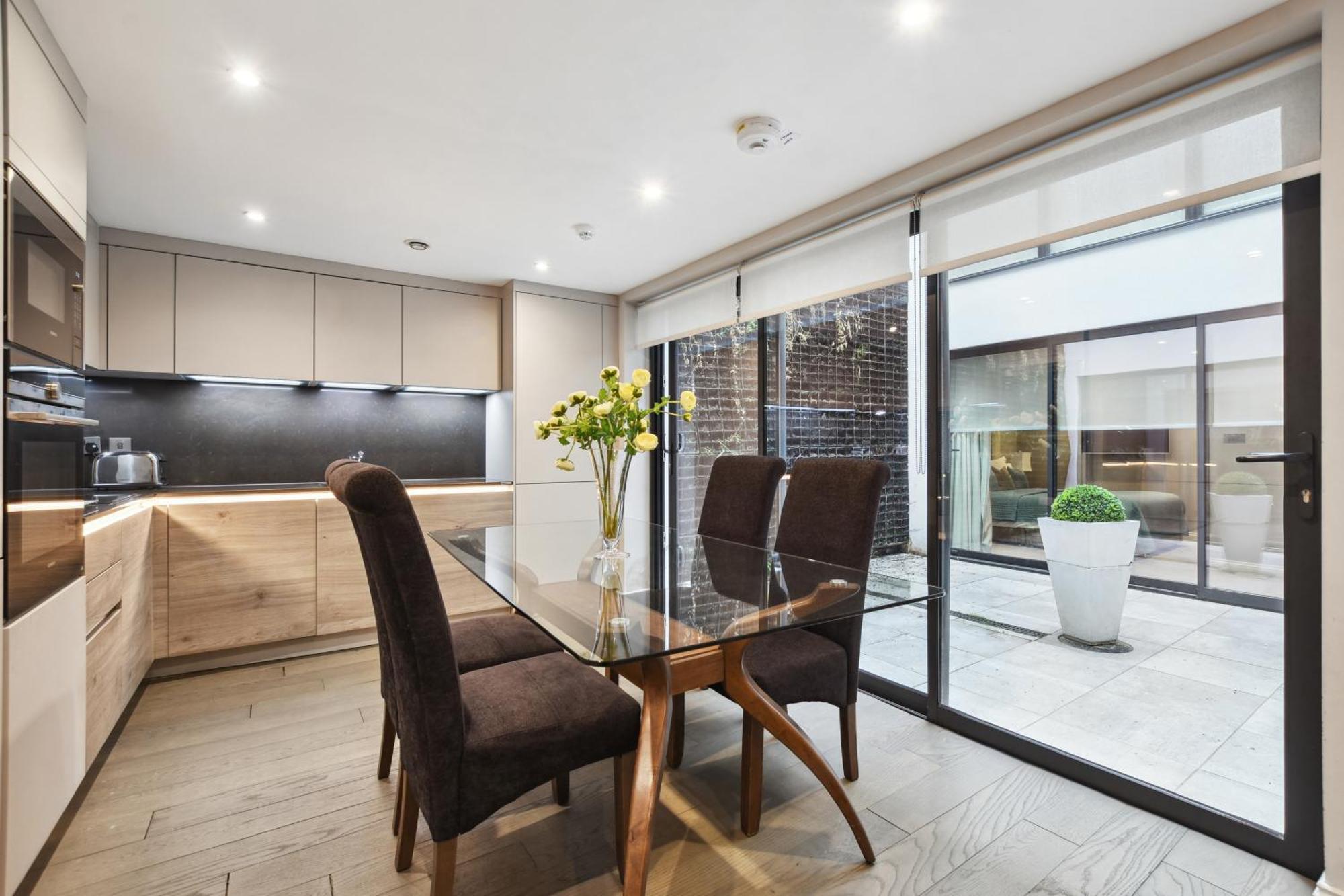 Buckingham Palace Residences By Aeria Apartments 런던 외부 사진
